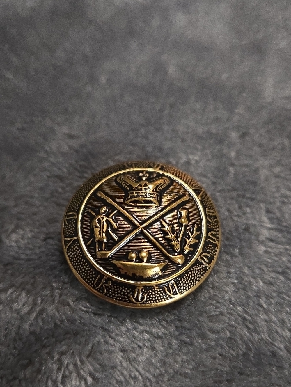 Vintage Gold Tone Metal Royal Blackheath Golf Club (London) Crest Shank Button